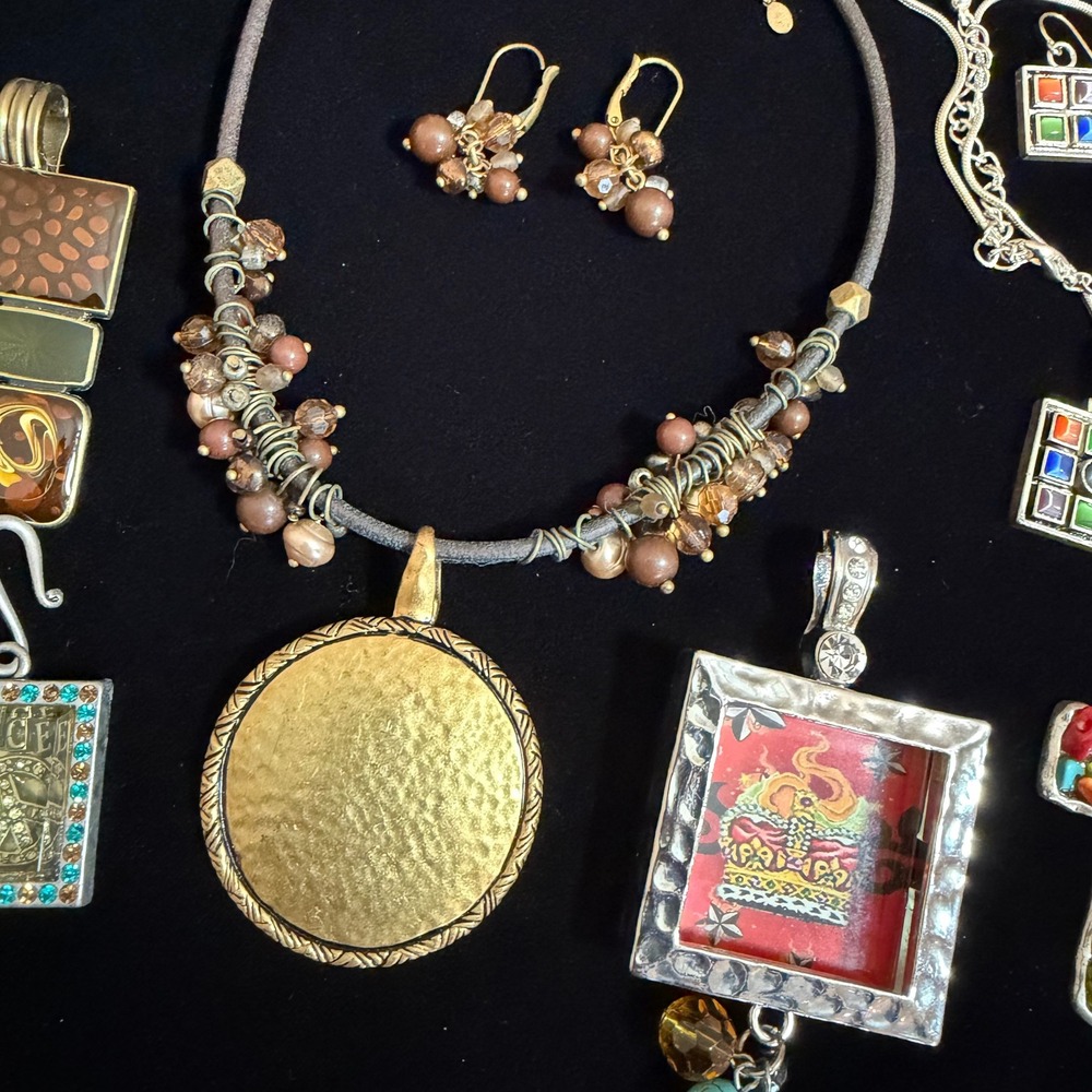 Vintage & Retired Premier Designs Jewelry Lot Boho Southwestern Mixed Media 9pc - Picture 3 of 4